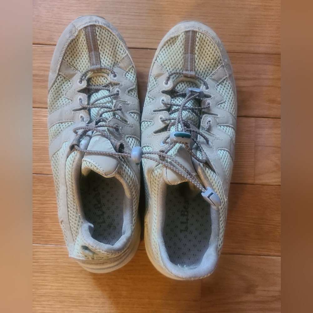LL Bean Water Shoes Sz 9 Light Green